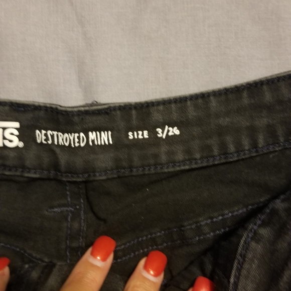 Shorts - Picture 2 of 3